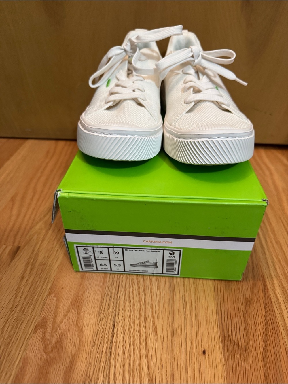 Cariuma IBI Low-Top Off-white Knit Sneaker